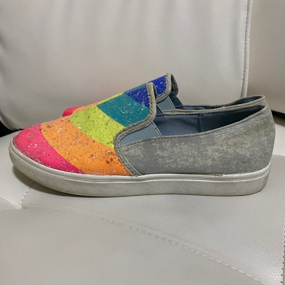 JoJo Siwa rainbow striped slip-on Spring Summer shoes Size 4.5 - Picture 2 of 5